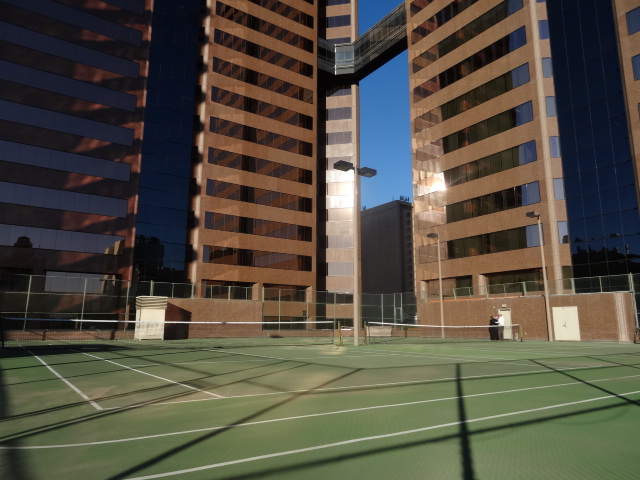 Ren Tennis Courts